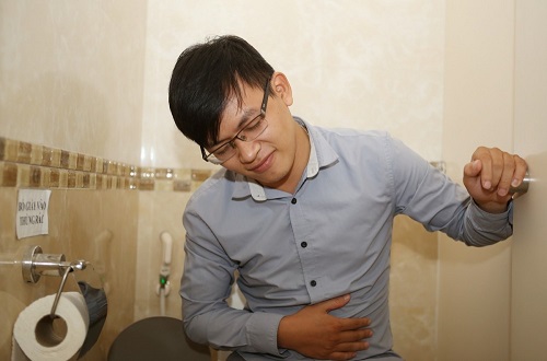 Đại tiện ra phân đen - Triệu chứng xuất huyết dạ dày Dấu hiệu xuất huyết dạ dày